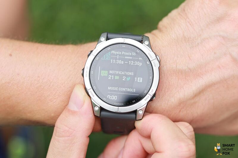 Man sieht die Nachrichtenfunktion auf der Garmin Fenix 7.